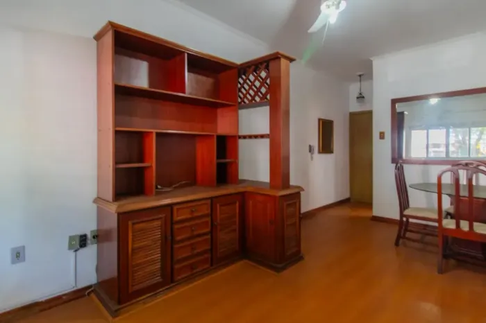 Apartamento para venda possui 87 metros quadrados com 3 quartos em Santana - Porto Alegre 