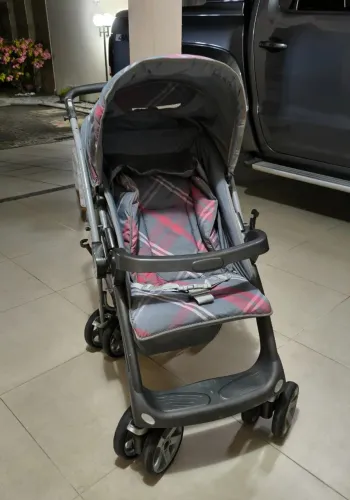 Carrinho de bebê Burigotto usado