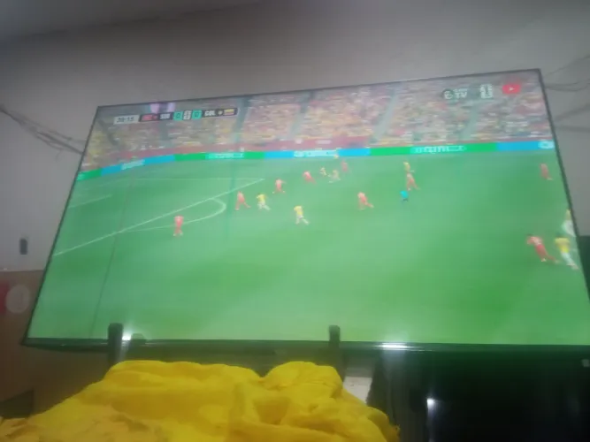 Tv Toshiba 58 tela trincada em cima com linhas retirada pecas