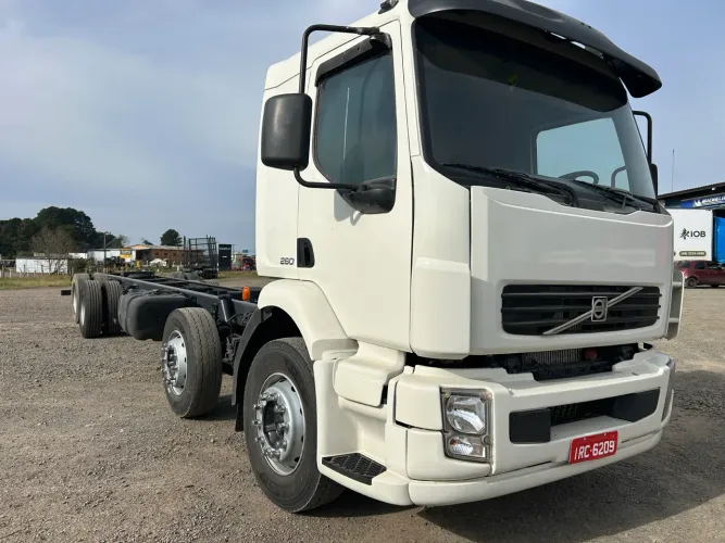 Volvo VM 260/2010 8x2 Bi-truck chassis REPASSE !!!