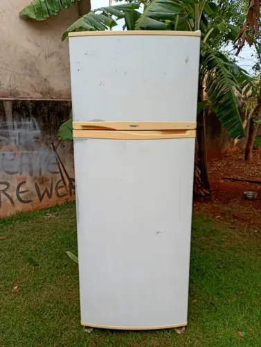 Vendo geladeira Consul frosfree 420 litros