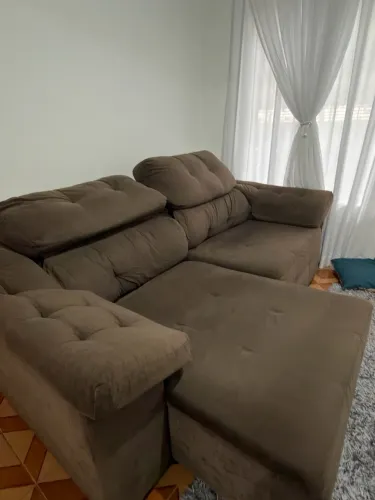 Sofá retrátil de 04 lugares marrom
