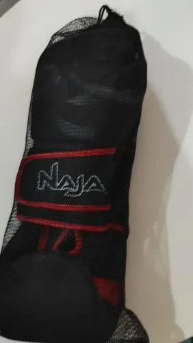 Kit Boxe/Muay Thai 14oz nunca usado - luvas, bandagens e bucal - Naja Black Line vermelho