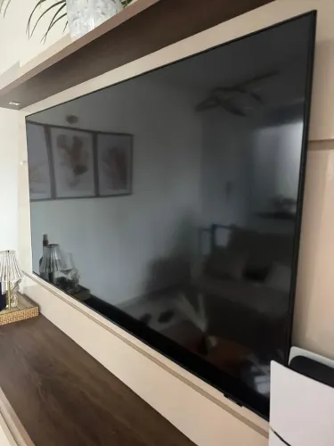 Tv a venda com pequeno defeito que pode ser arrumado , ideal para quem usa peças