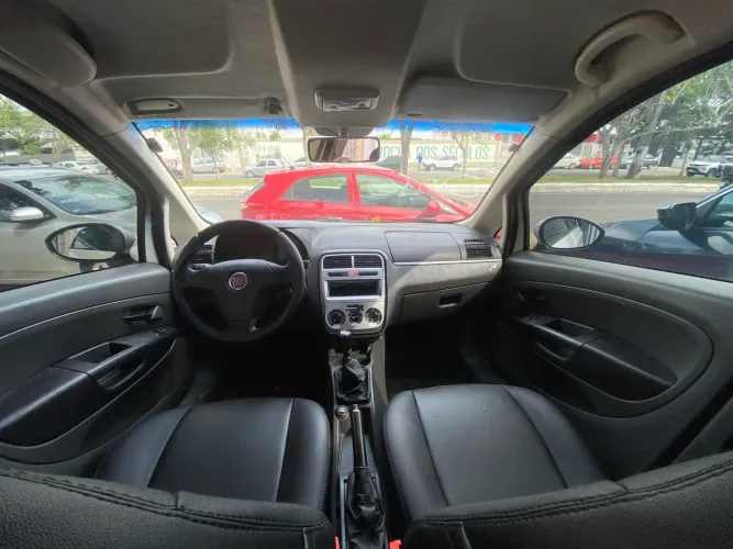 Fiat Punto Attractive 1.4 Fire Flex 8V 5P 2012