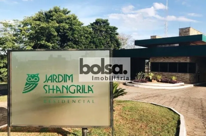 TERRENO COM 3.000M² NO CONDOMINIO SHANGRILÁ !