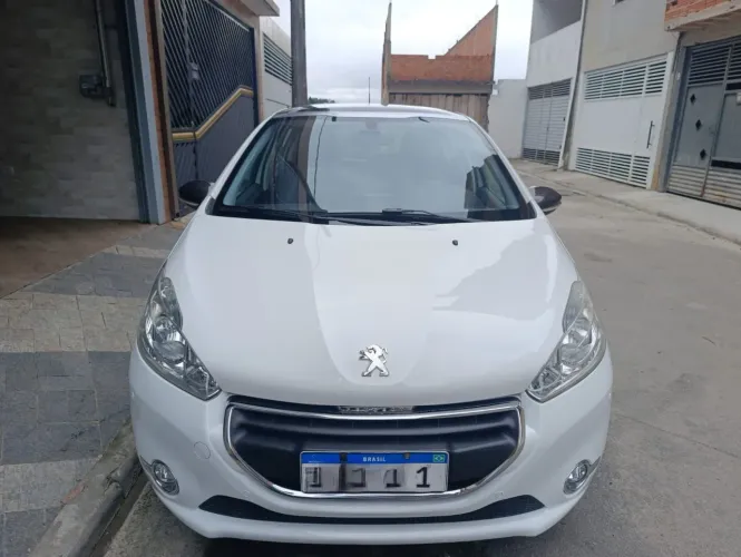 Peugeot 208 Allure 1.5 Flex 8V 5P 2013