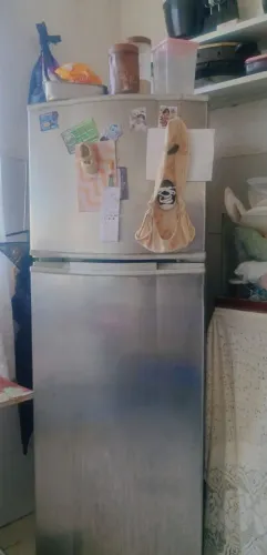 Vendo geladeira e bebedouro,todos em perfeito estado