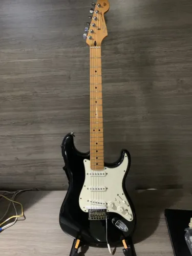 Guitarra Fender GC-1 Stratocaster com Roland V-Guitar