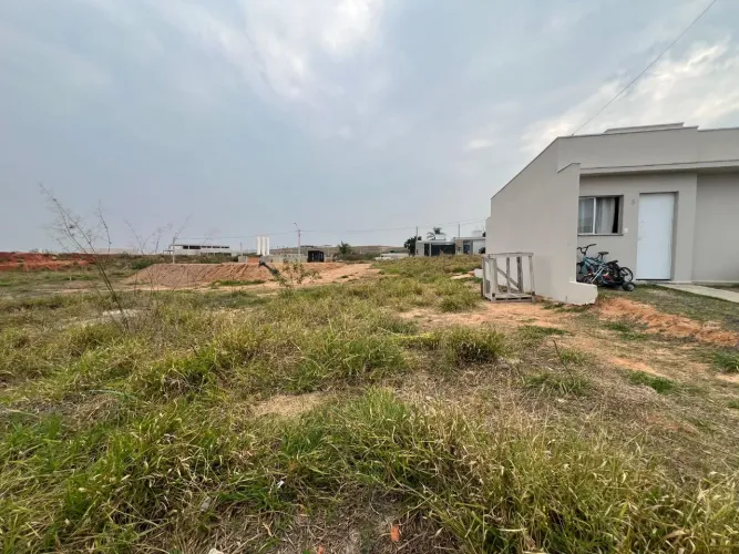 Terreno à venda, Vila dos Canarios 185 mil