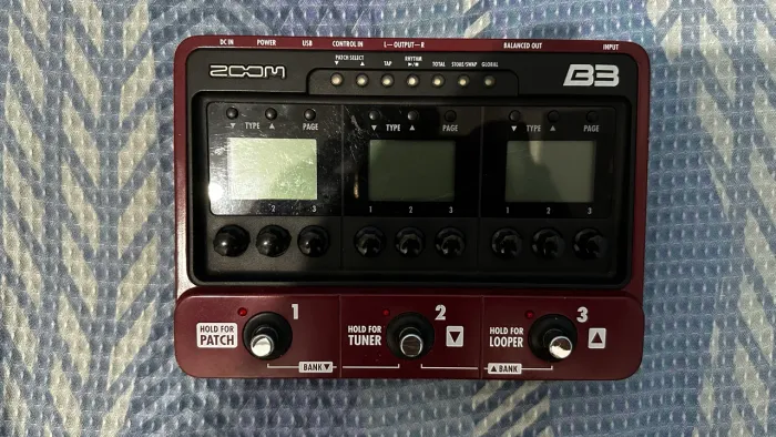 Pedaleira Zoom B3 para baixo 