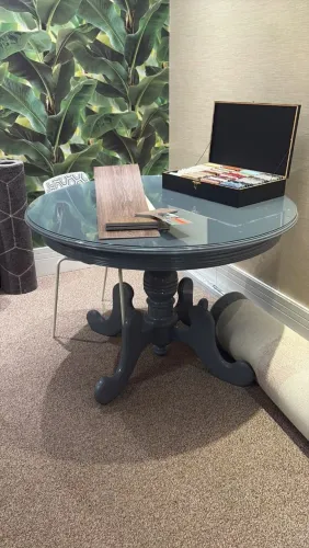 Mesa laqueada