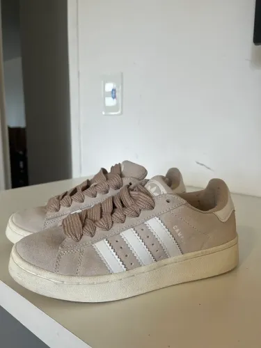 Adidas campus