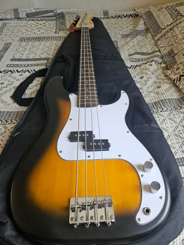 Vendo Contra Baixo Fender Squier Debut Precision Bass Lrl Wpg 03