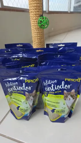 VENDO ARRANHADOR PARA GATOS E 9 PACOTES DE PIPICAT ANTIODOR