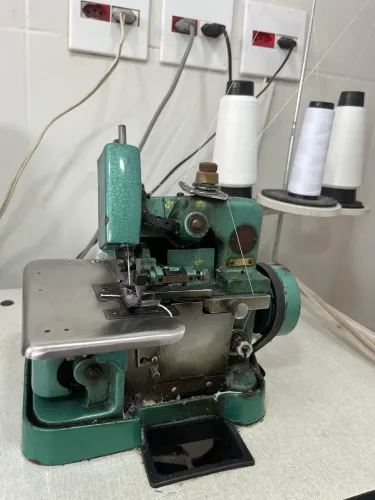 Máquina Overloque