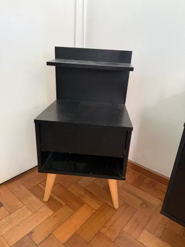 Doação mesinha de cabeceira 
