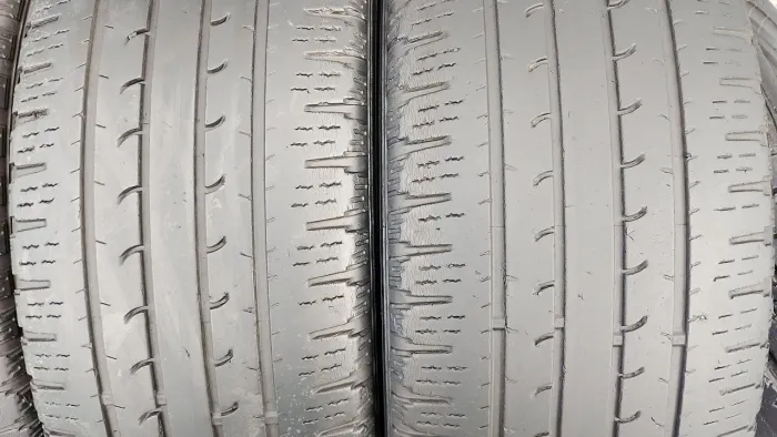 02 pneus aro 18 Goodyear 225/55/18 bons. Para ix35 Renegade asx toro