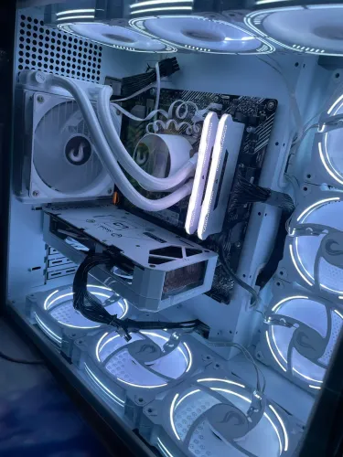 PC Gamer White RTX 5060 ASUS + 32GB RGB | Aceito Troca por Notebook