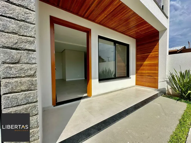 Casa com duas suítes na Praia Azul em Passo de Torres à 150 metros do mar.