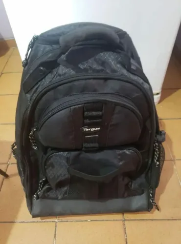 Mochila de rodinhas zerada