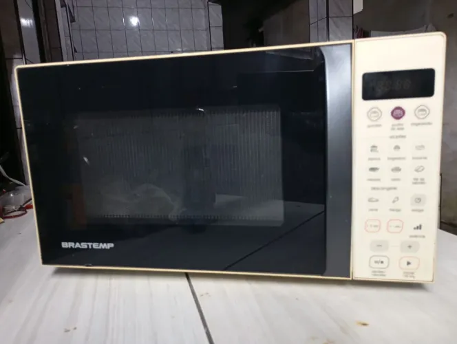 Microondas Brastemp 24 litros 110vt.