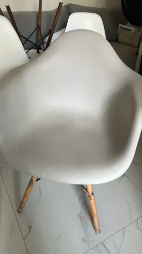 Cadeira Eames Eiffel com braço
