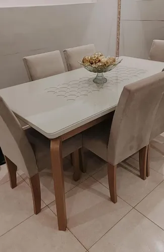 Vendo mesa 6 lugares semi nova