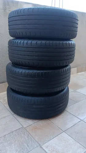 Jogo de rodas com os pneus aro 19 5,112