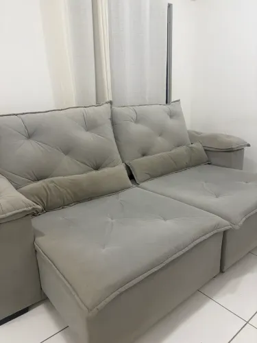 Sofá retrátil e reclinável