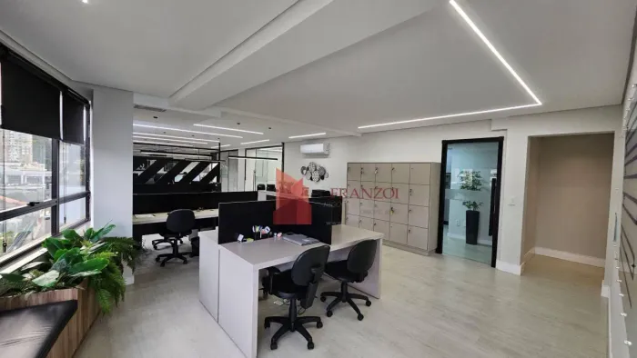 LOCAÇÃO: SALA COMERCIAL 144 METROS VISTA BEIRA RIO EM ITAJAÍ!!