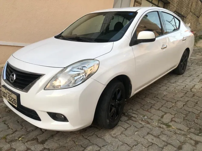 Nissan Versa SL 1.6 16V Flex Fuel 4P Mec. 2014