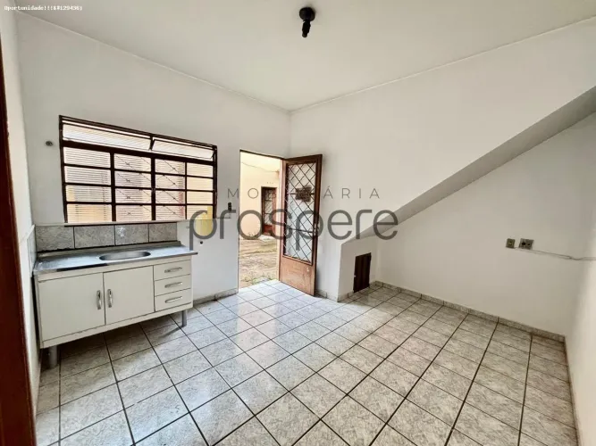 Apartamento para Locação em Presidente Prudente, Cidade Universitária, 2 dormitórios, 1 ba