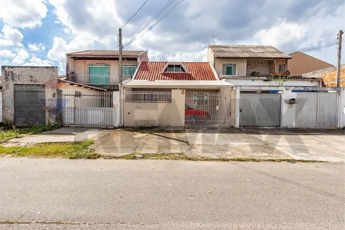 Casa térrea no Bairro Uberaba, Curitiba. Paraná. (Não averbada)