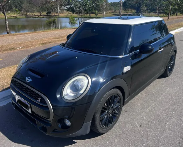 Mini Cooper S 2.0 Turbo 16V 3P Aut. 2015