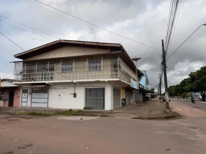 Imóvel residencial e comercial no Congós