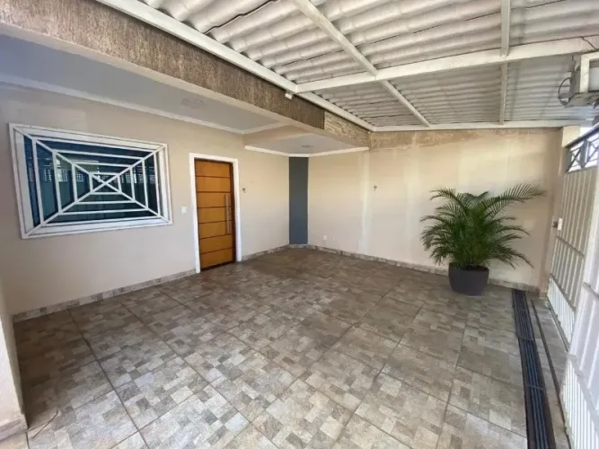 Sobrado à venda no Jardim Simus, em Sorocaba-SP.