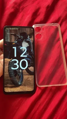 Celular novo ( sem marca de uso )