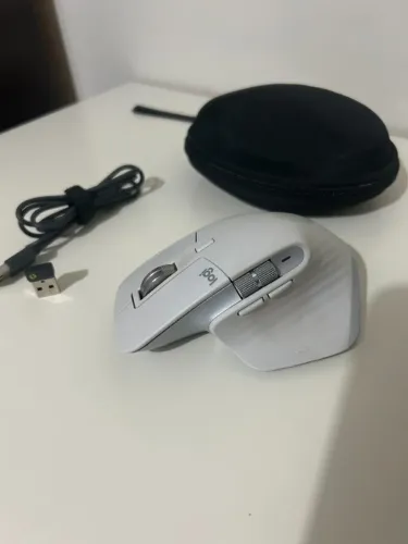Mouse sem fio Logitech MX Master 3s - Sensor óptico 8K
