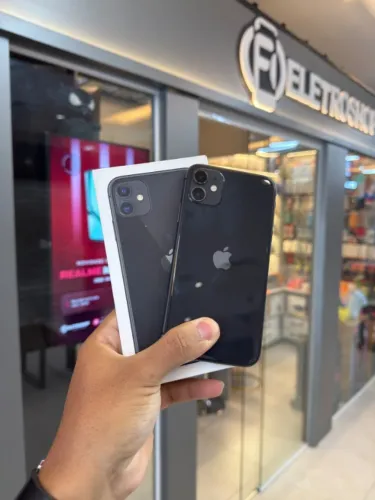 iPhone 11 64gb todo original com caixa !