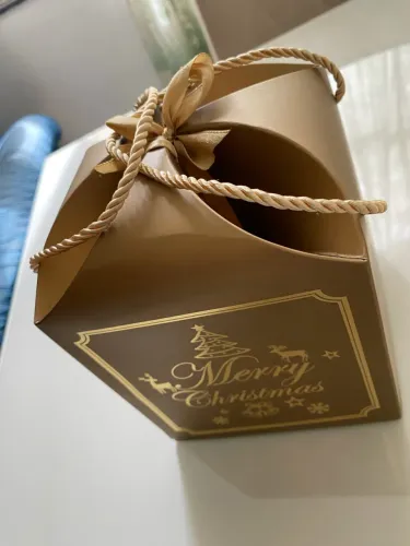 caixa de panetone decorativa dourada natal
