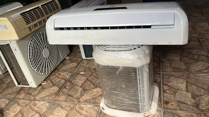 Ar condicionado Electrolux de 9 mil BTUs- 220v