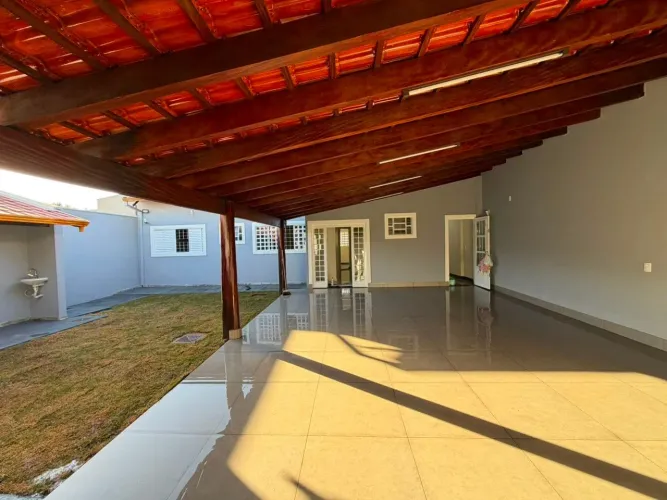 Casa com 3 dormitórios à venda, 195 m² por R$ 550.000 - Conjunto Umuarama - Uberaba/MG