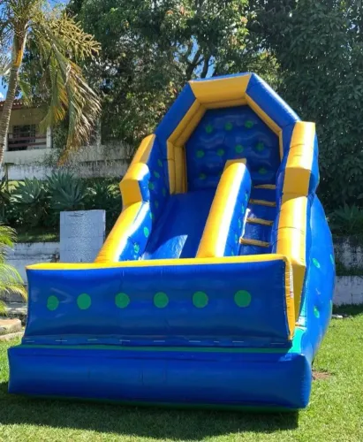 Tobogã a venda