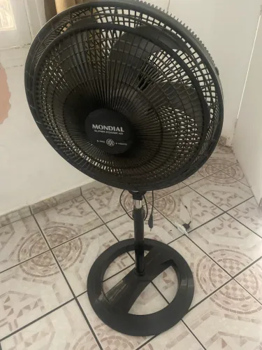 Vendo esse ventilador prata