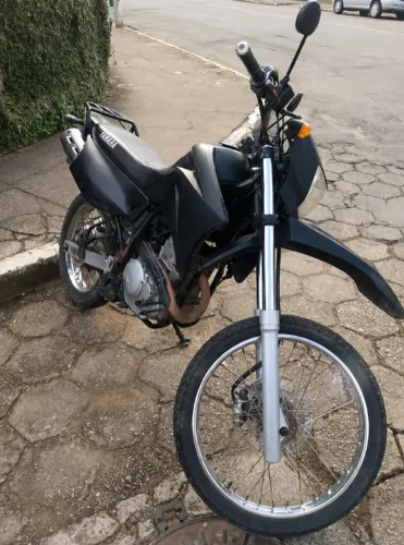 Vende-se moto 