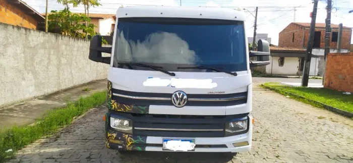 Caminhão VW 9-170 2020/2021 com plataforma hidraúlica de 7 metros