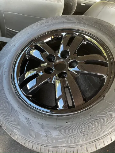 Jogo de rodas aro 16 TUCSON sem pneu black piano 5x114 R$
