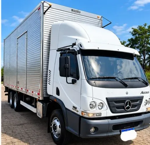 Vendo/Troco Accelo 1316 ano 2020 único dono 164 mil km