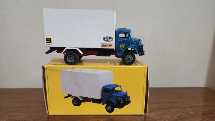 Carrinho Miniatura Caminhão Mercedes Benz 1513 Baú Arpra Escala 1/50 Anos 80